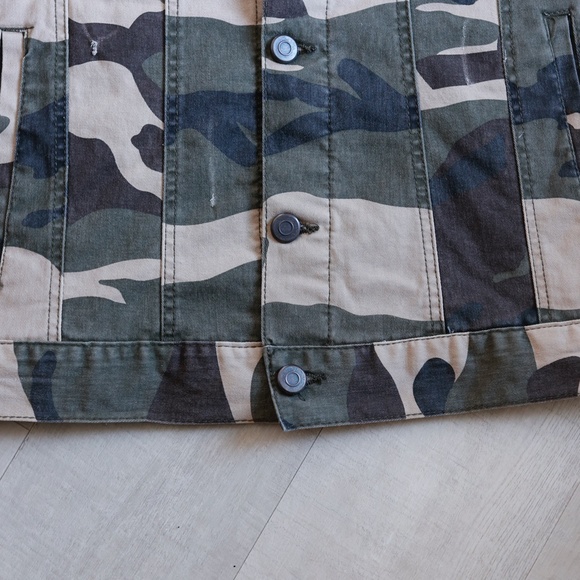 Men's Camo Jacket Forever 21 Size Medium Cotton Twill NWOT - Picture 4 of 6